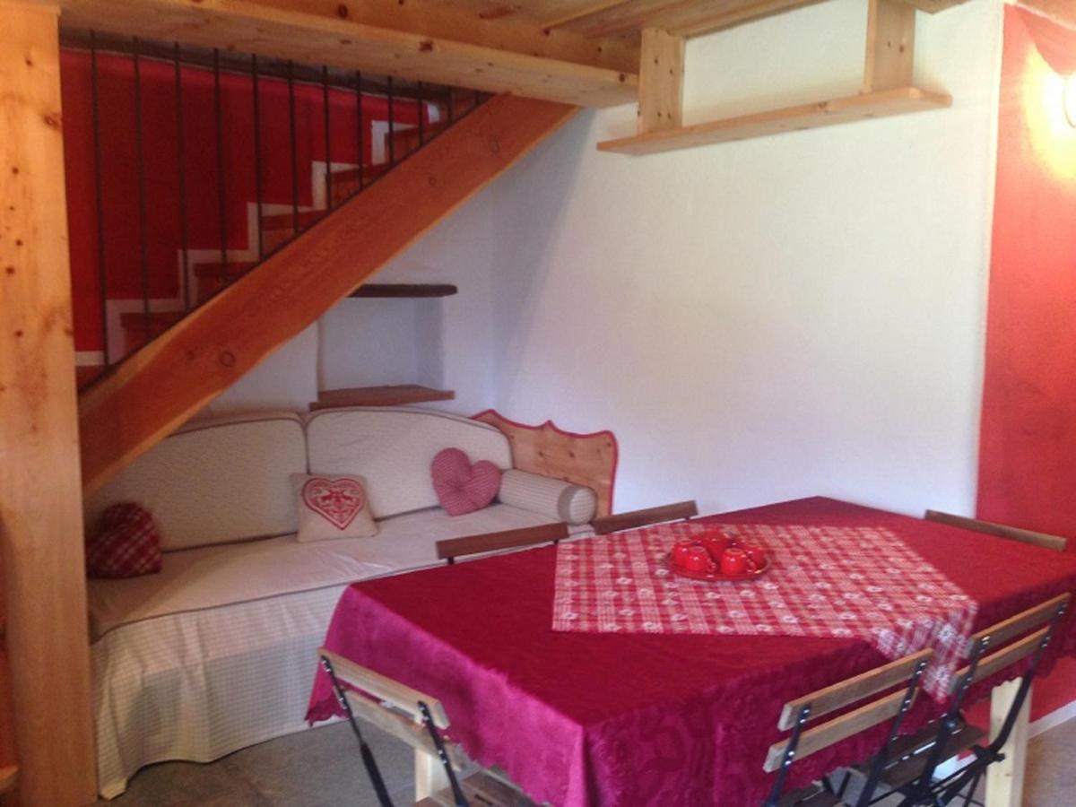 Villa Baite Cialvrina Gressoney-Saint-Jean Habitación foto